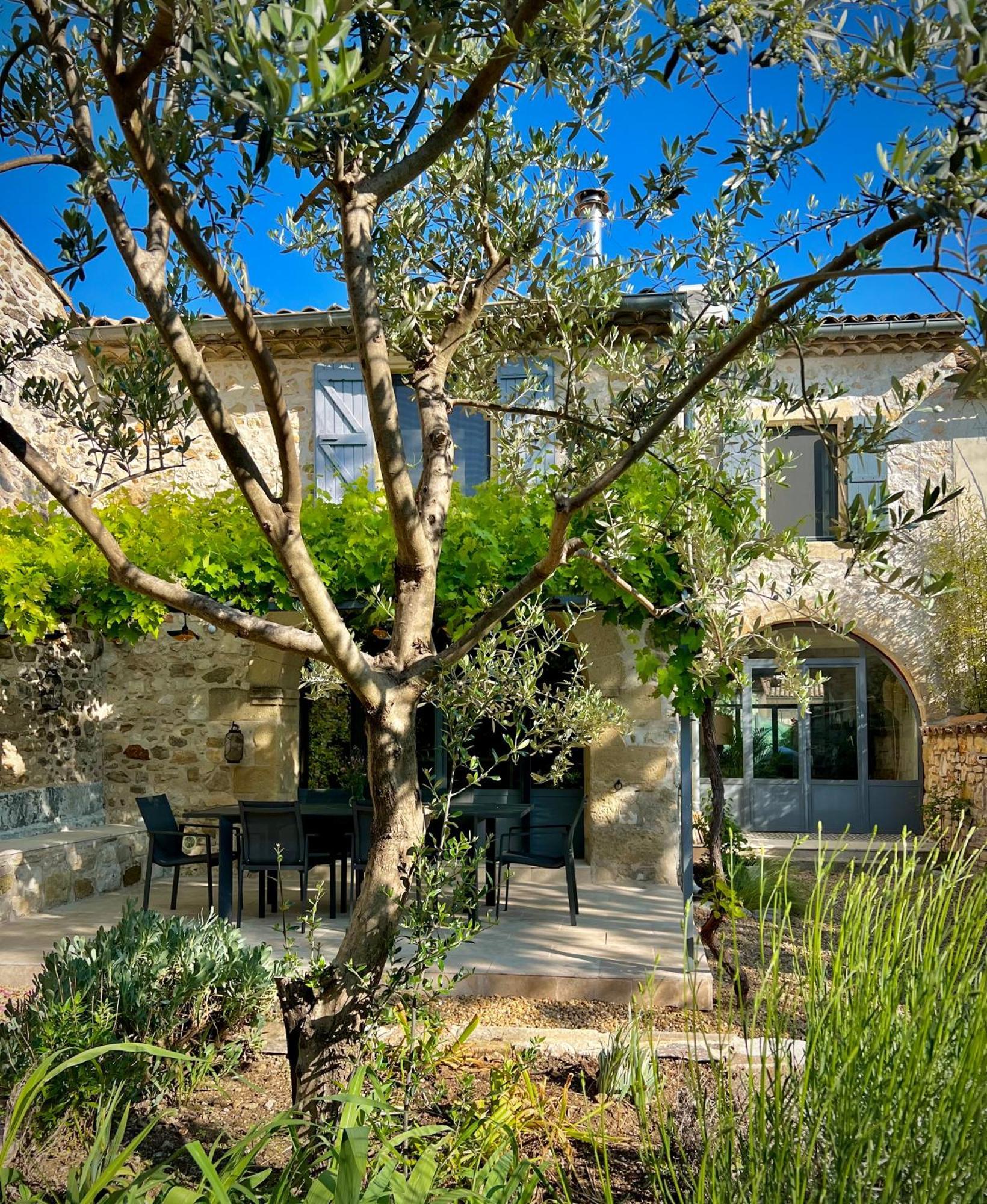 Hotel Maison Erica Saint-Mamert-du-Gard Esterno foto